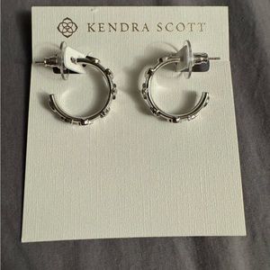 Kendra Scott Beatrix Small Hoop Earrings in Silver